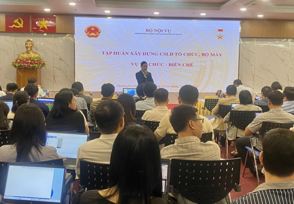 Xây dựng cơ sở dữ liệu tổ chức, bộ máy trên nền tảng dùng chung của Bộ Nội vụ