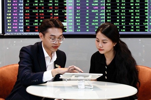 Thị trường chứng khoán - trụ cột lõi hút nguồn vốn đầu tư