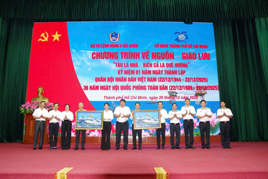 Đảng bộ Sở Giao dịch Chứng khoán TP. Hồ Chí Minh sinh hoạt chuyên đề chủ quyền biển đảo năm 2025 Đảng bộ Sở Giao dịch Chứng khoán TP. Hồ Chí Minh sinh hoạt chuyên đề chủ quyền biển đảo năm 2025