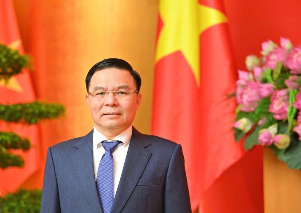 Thủ tướng Chính phủ Phạm Minh Chính trao Quyết định giao Quyền Bộ trưởng Bộ Công Thương