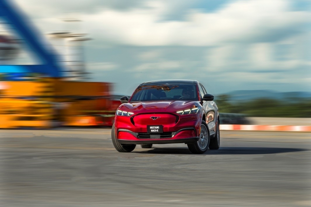 Ford Việt Nam đạt kỷ lục bán hàng 2025, vinh dự nhận Bằng khen của Thủ Tướng Ford Việt Nam đạt kỷ lục bán hàng 2025, vinh dự nhận Bằng khen của Thủ Tướng