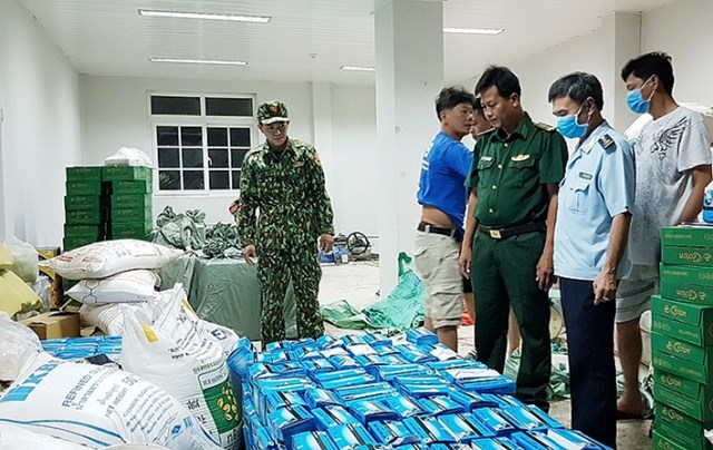 Lực lượng chức năng bắt giữ nhiều vụ xuất lậu khẩu trang y tế