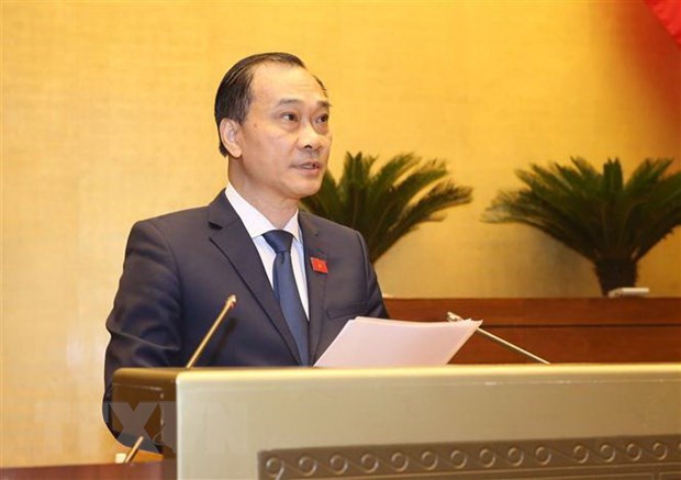 Ủy viên Ủy ban Thường vụ Quốc hội, Chủ nhiệm Ủy ban Kinh tế của Quốc hội Vũ Hồng Thanh trình bày Báo cáo giải trình, tiếp thu, chỉnh lý dự án Luật Đầu tư theo phương thức đối tác công tư (PPP). 