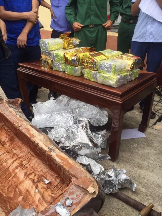 Bánh heroin và ma túy tổng hợp các loại được cất giấu hết sức tinh vi. Nguồn: Tổng cục Hải quan