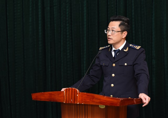 Đồng chí Âu Anh Tuấn - Cục trưởng Cục Giám sát quản lý về Hải quan thừa ủy quyền của Lãnh đạo Tổng cục Hải quan chủ trì cuộc họp