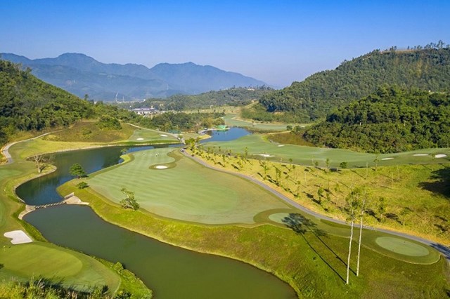 Thiết kế của Geleximco Hilltop Valley Golf Club không chỉ duy trì hiện trạng tự nhiên hiện có mà còn bảo tồn môi trường sống xung quanh một cách bền vững.