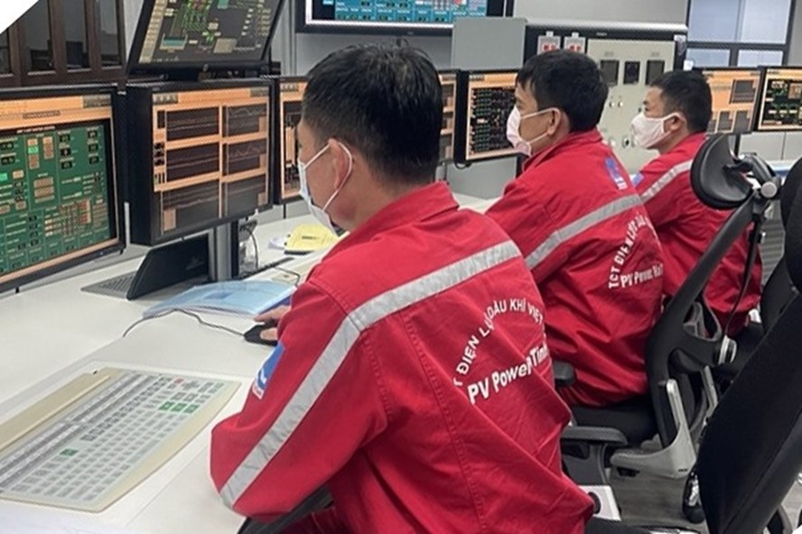 Người lao động tại Tổng Công ty Điện lực Dầu khí thực hiện nghiêm phòng chống dịch COVID-19 - một trong những nội dung hoạt động của Tháng hành động về an toàn vệ sinh lao động năm 2021. Ảng: CĐDK