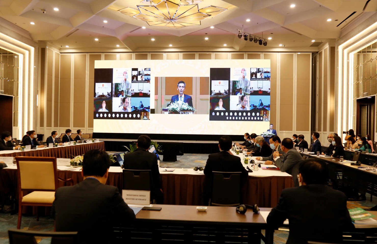 Toàn cảnh Diễn đàn Tài chính Việt Nam 2021.