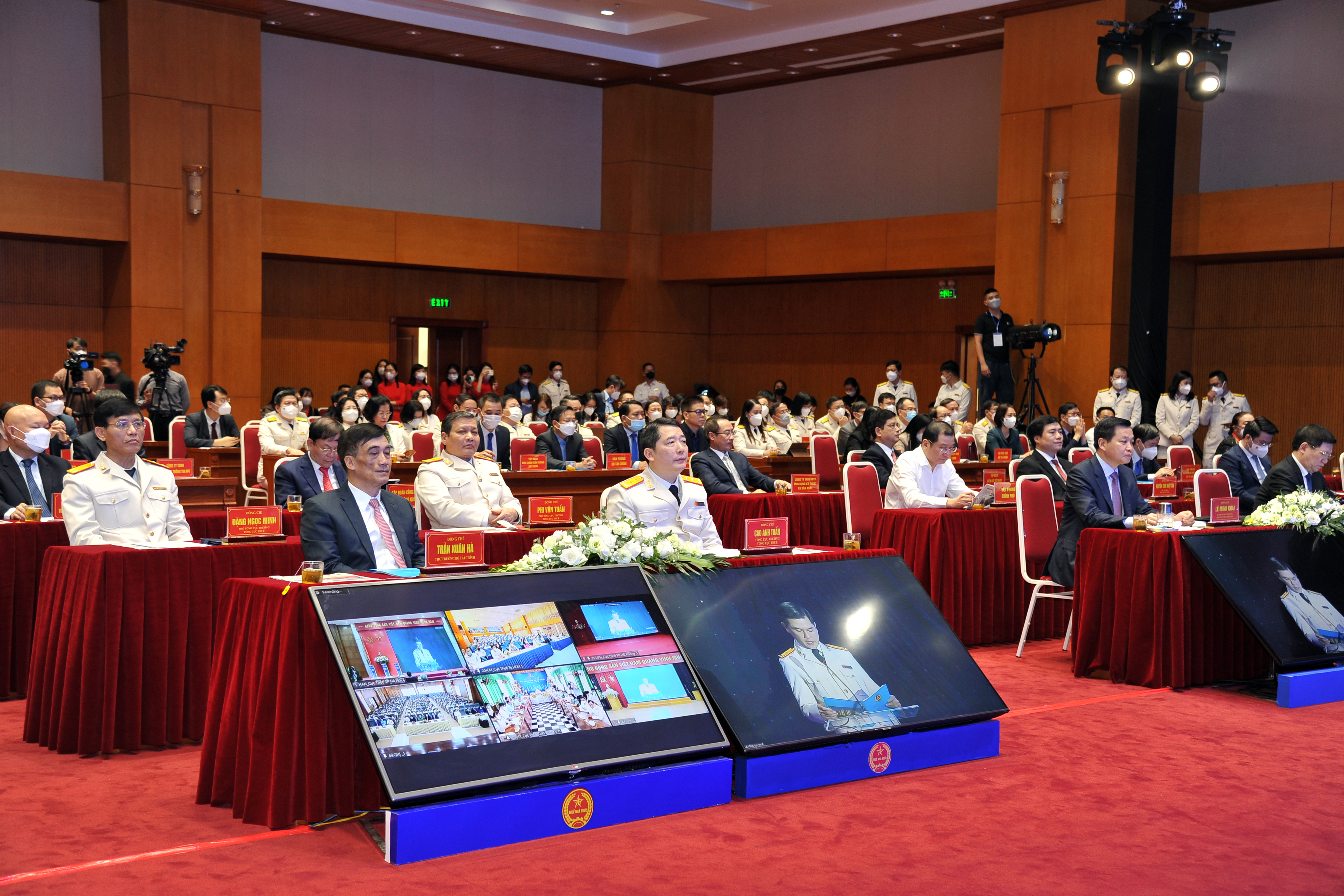 Hội nghị được tổ chức theo hình thức trực tuyến tại 482 điểm cầu gồm Tổng cục Thuế, 63 cục Thuế và 418 chi cục Thuế các địa phương.