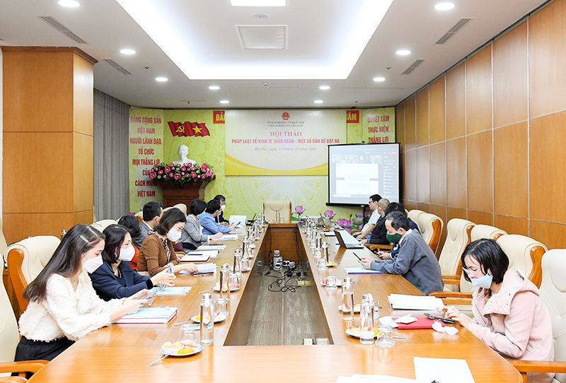 Toàn cảnh buổi tọa đàm.