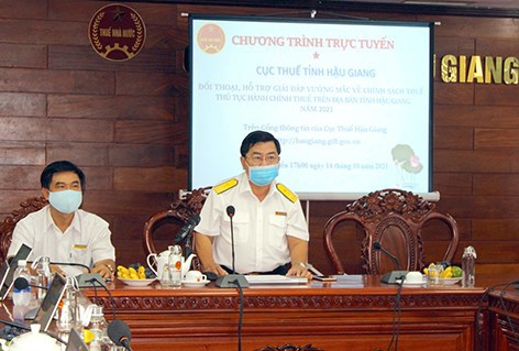Cục Thuế Hậu Giang đẩy mạnh tuyên truyền hóa đơn điện tử. Ảnh: TX