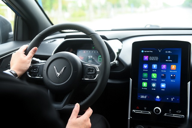 VF e34, VinFast cung cấp gói tính năng nâng cao tuỳ chọn trị giá 60 triệu đồng. Ảnh: Vinfast