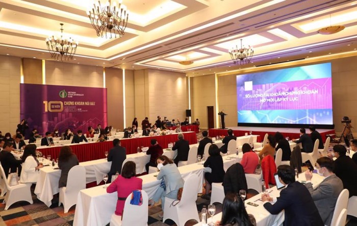 Thị trường chứng khoán tiếp tục phát triển ổn định, bền vững, công khai và minh bạch