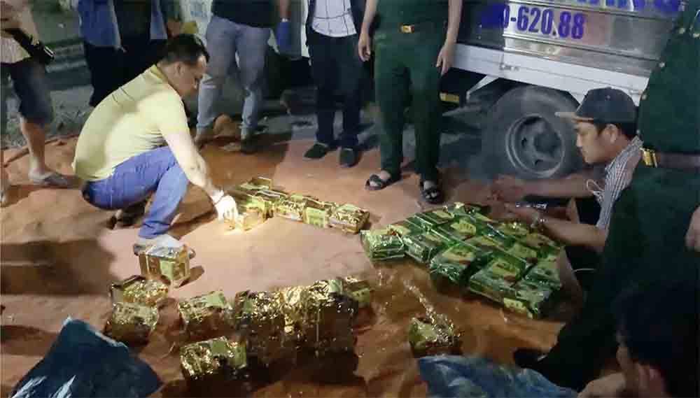 Lực lượng chức năng vừa triệt phá thành công Chuyên án A3-621, bắt 3 đối tượng, thu giữ 50 kg ma túy tổng hợp.