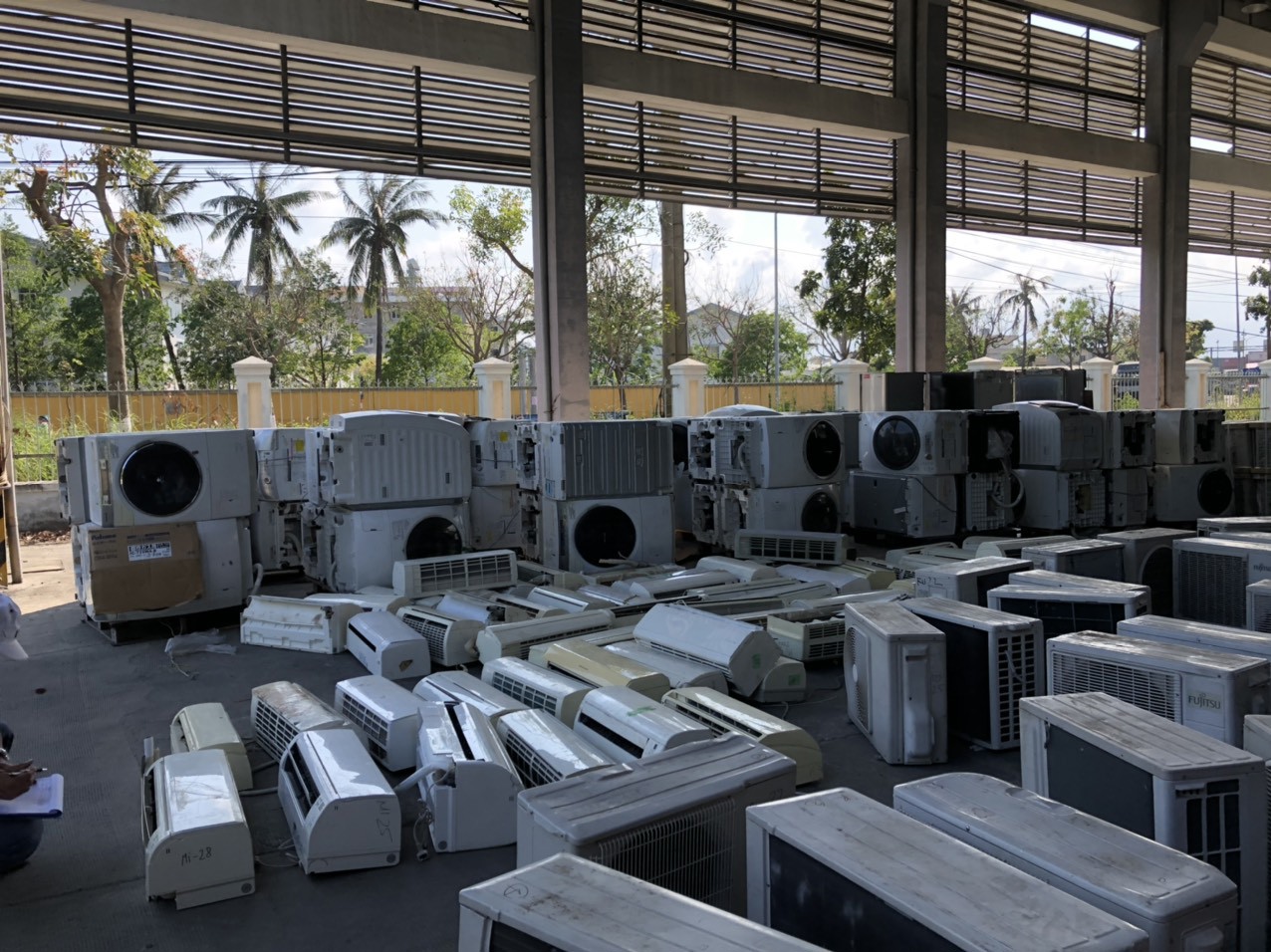 Điều hòa đã qua sử dụng thuộc danh mục cấm nhập khẩu trong lô hàng vi phạm.