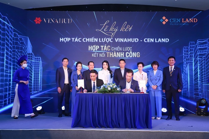 Lễ ký kết hợp tác chiến lược giữa Cen Land và Vinahud để phân phối và tiếp thị các dự án bất động sản của Vinahud trong thời gian tới.