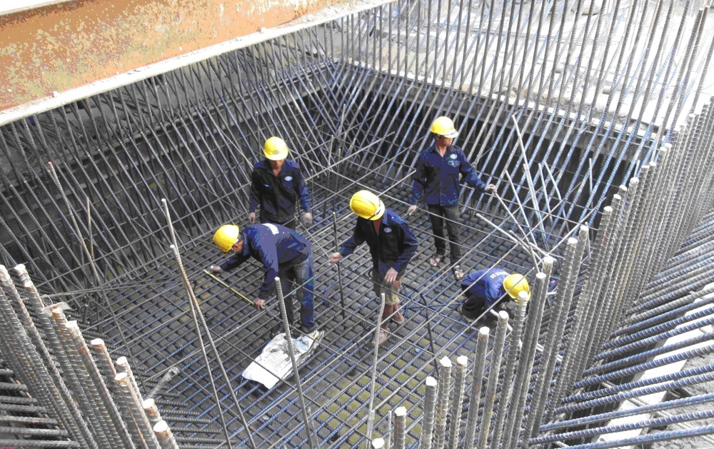 Giá vật liệu xây dựng tăng mạnh đã ảnh hưởng đến chi phí đầu tư của nhiều dự án, công trình và thị trường bất động sản.