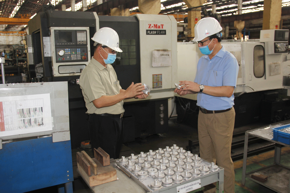 Doanh nghiệp công nghiệp hỗ trợ trong nước ngày càng tích cực áp dụng các tiêu chuẩn, công cụ quản lý hiện đại vào sản xuất, chế tạo.