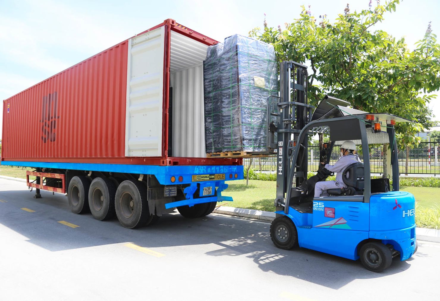 Nhà máy Linh kiện nhựa tiếp tục hướng đến xuất khẩu sản phẩm sang các thị trường trọng điểm như Úc, Canada, EU, Nhật Bản.