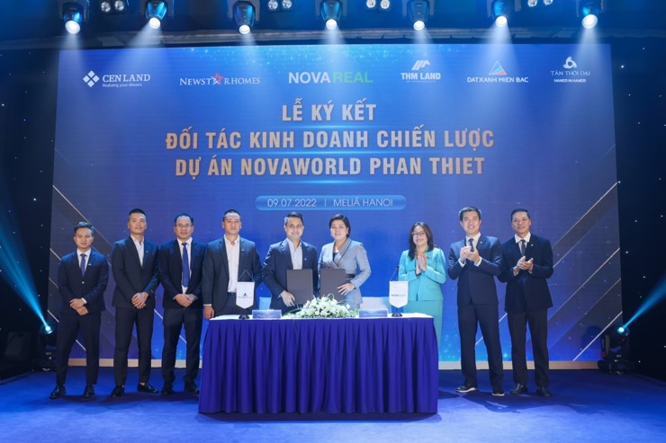 Tập đoàn Novaland và Đất Xanh Miền Bắc ký kết hợp tác chiến lược.