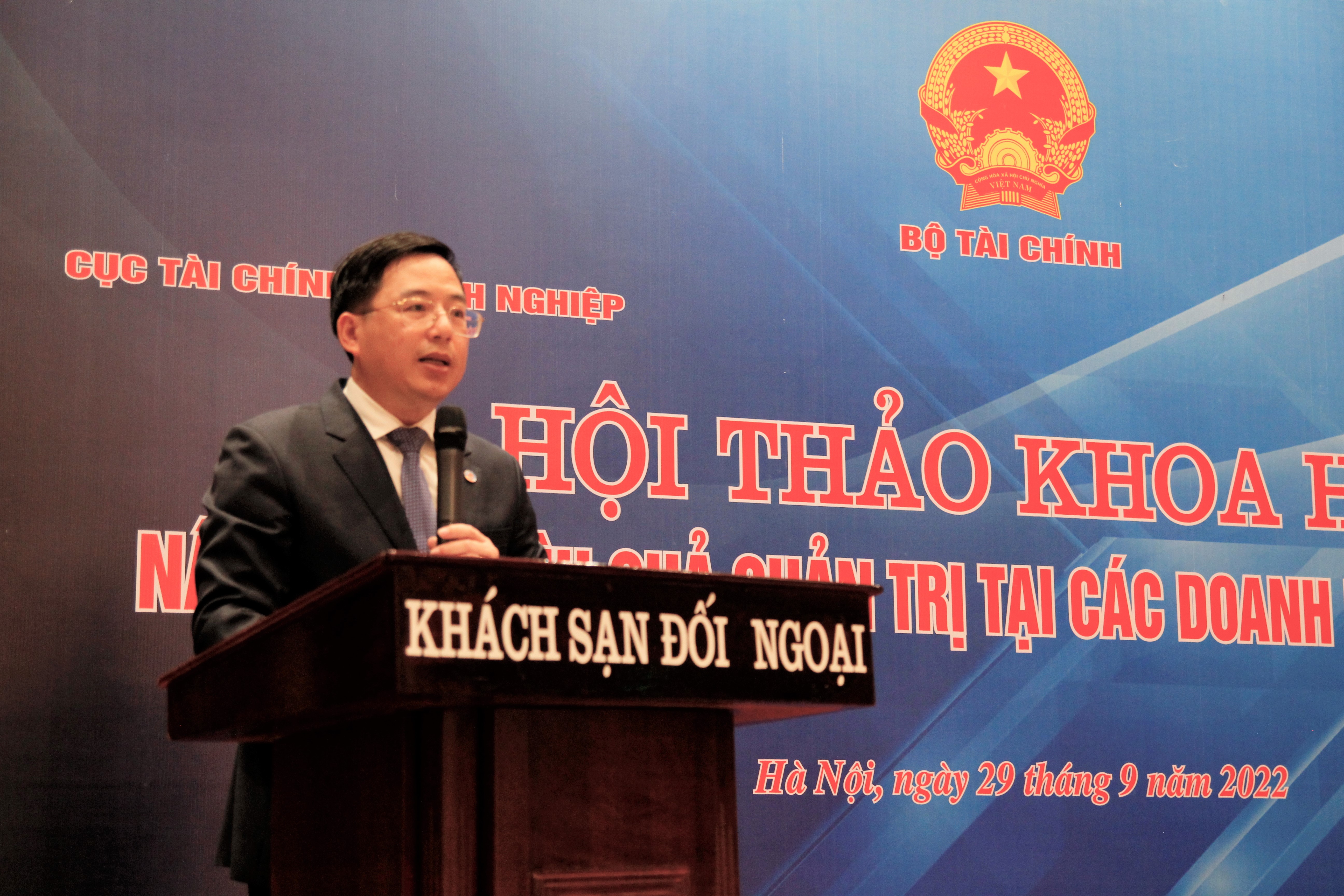 Ông Đặng Quyết Tiến – Cục trưởng Cục Tài chính doanh nghiệp phát biểu tại Hội thảo.