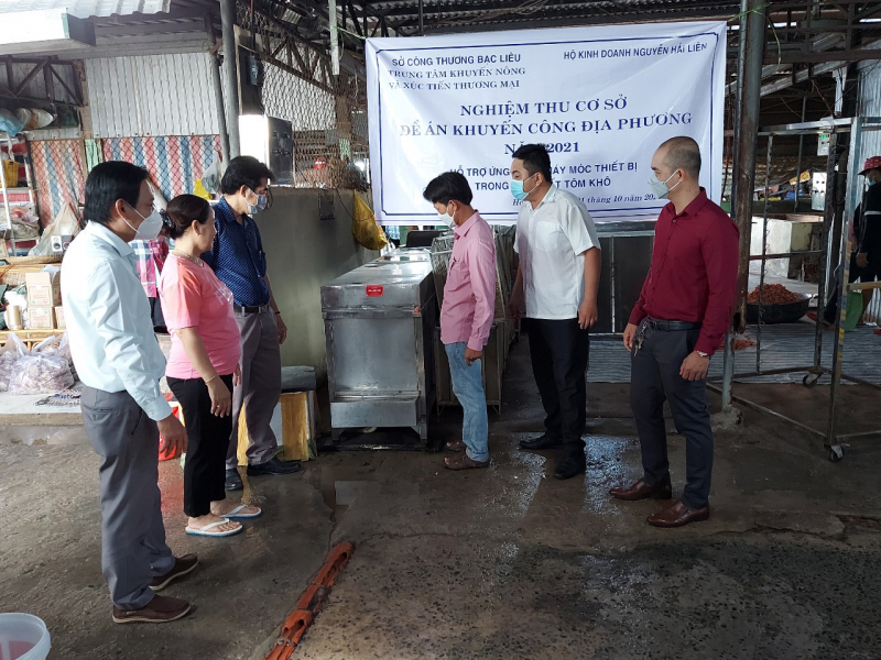 Nghiệm thu đề án khuyến công hỗ trợ cơ sở Hải Liên, ấp Vĩnh Mới, xã Vĩnh Thịnh, huyện Hòa Bình, tỉnh Bạc Liêu. Ảnh: Sở Công Thương Bạc Liêu