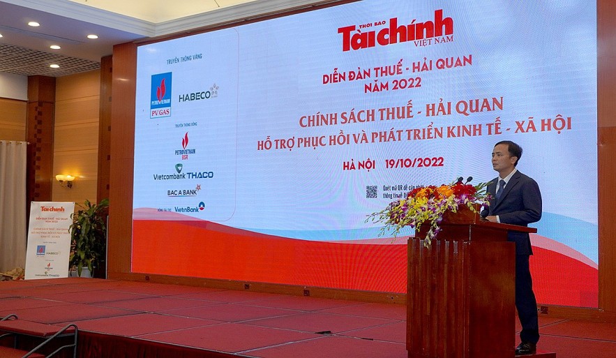 Ông Phạm Thu Phong - Tổng Biên tập Thời báo Tài chính Việt Nam phát biểu tại Diễn đàn.