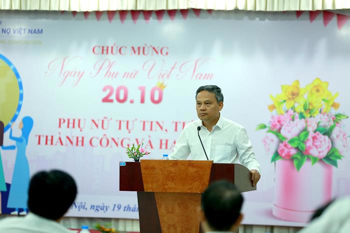 Tổng Giám đốc DATC Phạm Mạnh Thường trao đổi tại buổi Tọa đàm