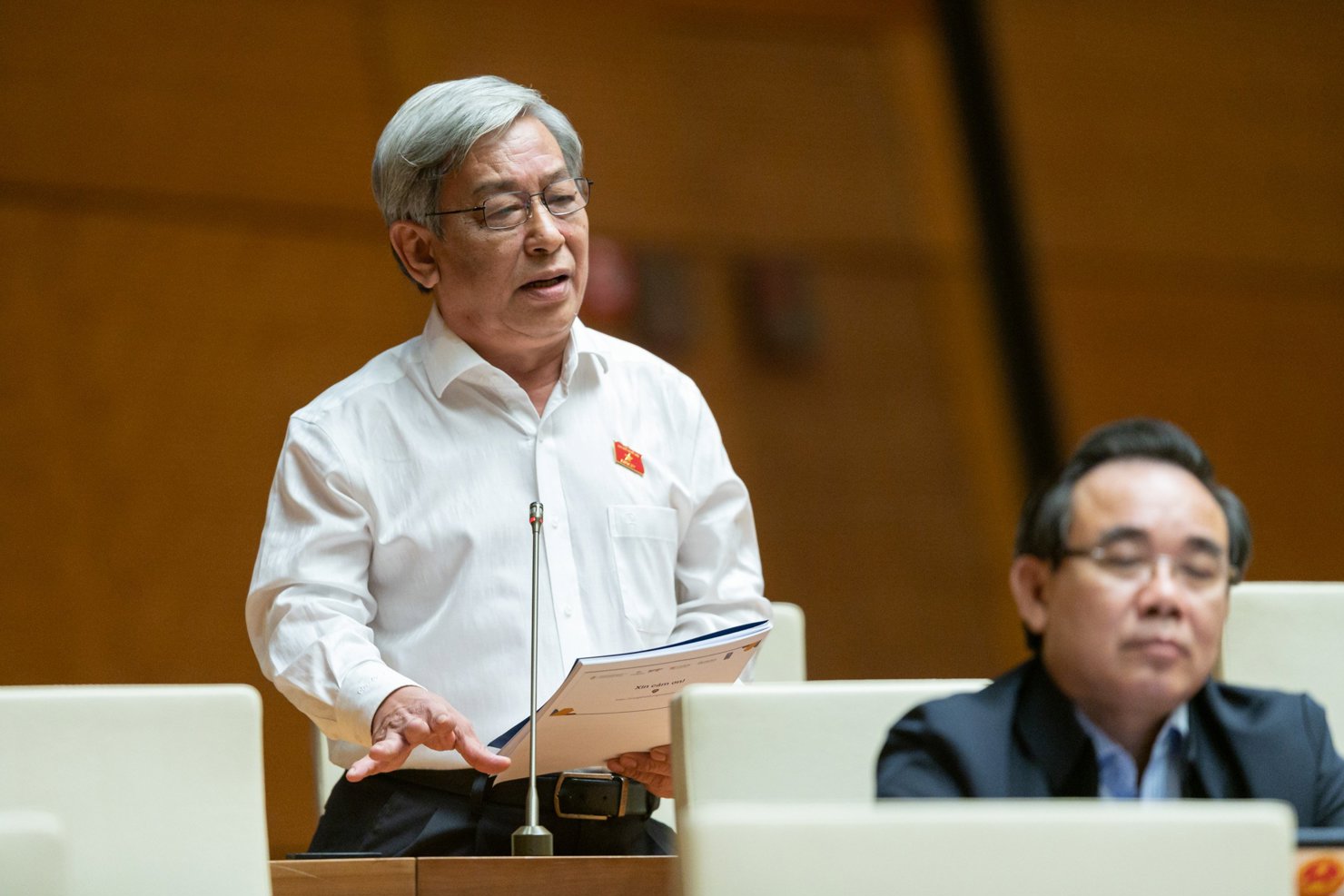 ĐBQH Lê Xuân Thân đề nghị Ban soạn thảo mô tả khái niệm rửa tiền rõ ràng hơn.