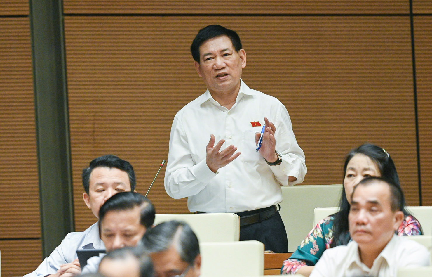 Bộ trưởng Bộ Tài chính Hồ Đức Phớc phát biểu tại phiên họp. Ảnh: quochoi.vn