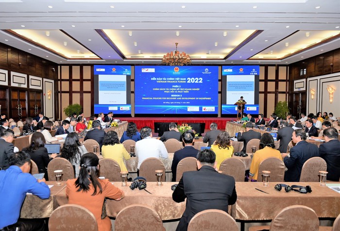 Mục tiêu ưu tiên là ổn định tài chính, hỗ trợ doanh nghiệp phát triển