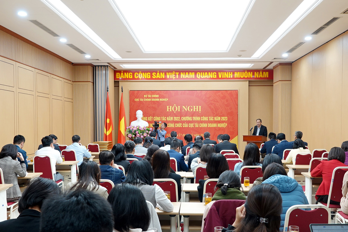 Toàn cảnh hội nghị.