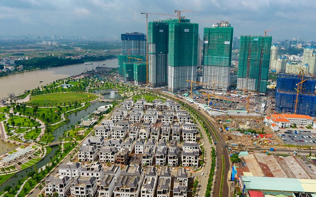 Thị trường bất động sản 1 năm nhìn lại: Đầy biến động và niềm tin khởi sắc  - Ảnh 1