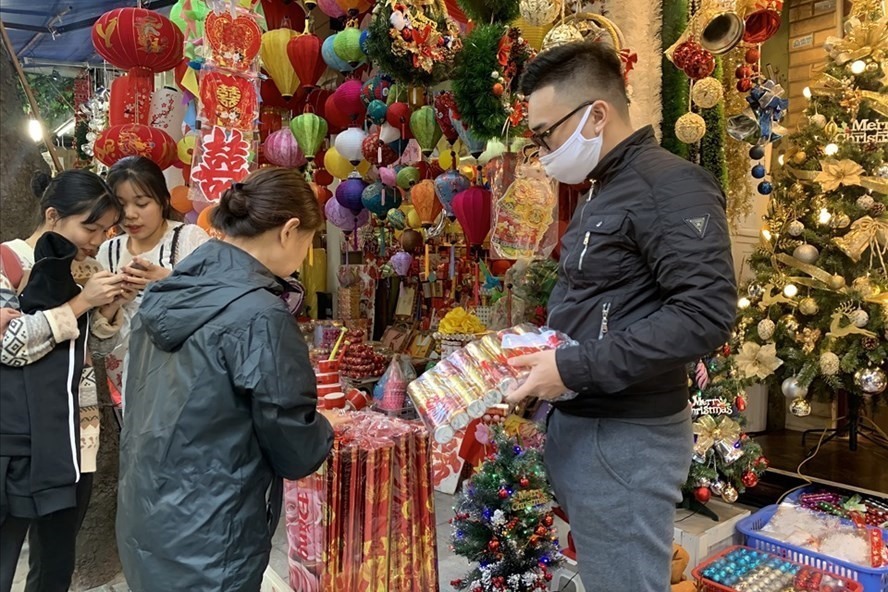 Cục Cạnh tranh và Bảo vệ người tiêu dùng cảnh báo người tiêu dùng khi mua pháo hoa dịp Tết.