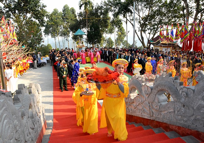 Quản lý, sử dụng tiền công đức, tài trợ cho di tích giao cho đơn vị sự nghiệp công lập quản lý, sử dụng