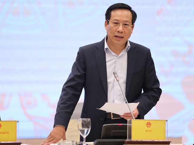 Thứ trưởng Bộ Y tế Lê Đức Luận trả lời báo chí tại buổi Họp báo Chính phủ thường kỳ tháng 2. 