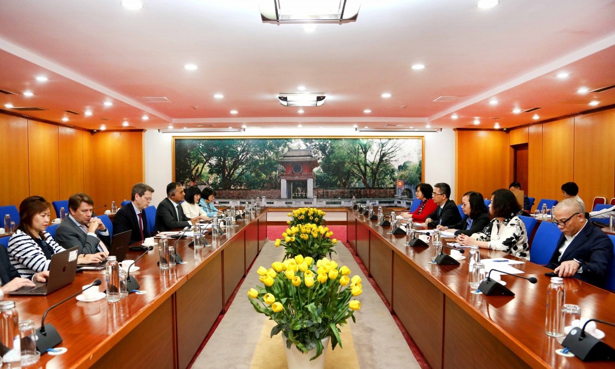 Toàn cảnh cuộc làm việc.