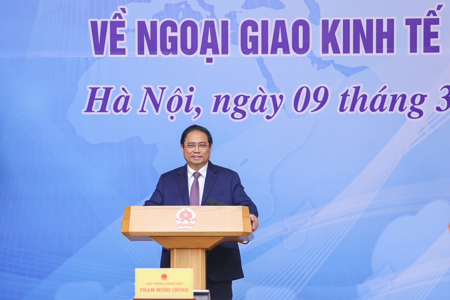 Thay mặt lãnh đạo Chính phủ, Thủ tướng ghi nhận, biểu dương các nỗ lực và kết quả của ngành ngoại giao, các nhà ngoại giao, các cơ quan Trung ương và địa phương, các cơ quan đại diện Việt Nam ở nước ngoài trong triển khai nhiệm vụ đối ngoại và ngoại giao kinh tế thời gian qua - Ảnh: VGP/Nhật Bắc