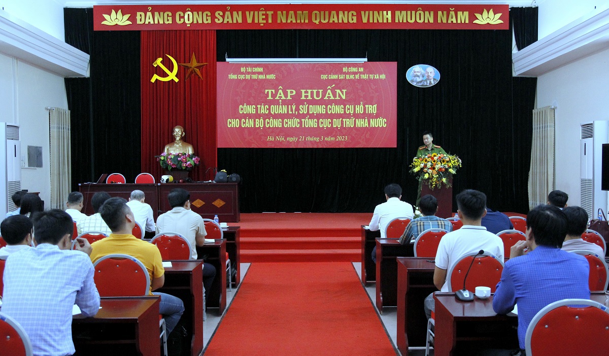 Quang cảnh buổi tập huấn. 