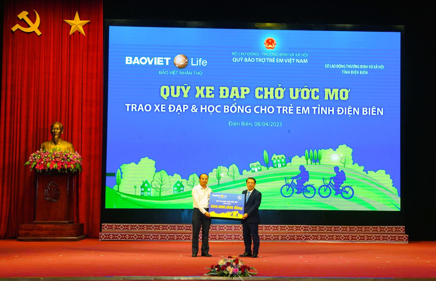 Điện Biên là điểm đến đầu tiên của 