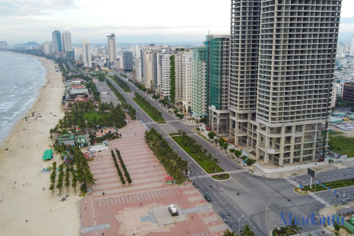 Đà Nẵng hiện có hơn 100 khách sạn từ 1-5 sao đang rao bán. Ảnh: T.V.