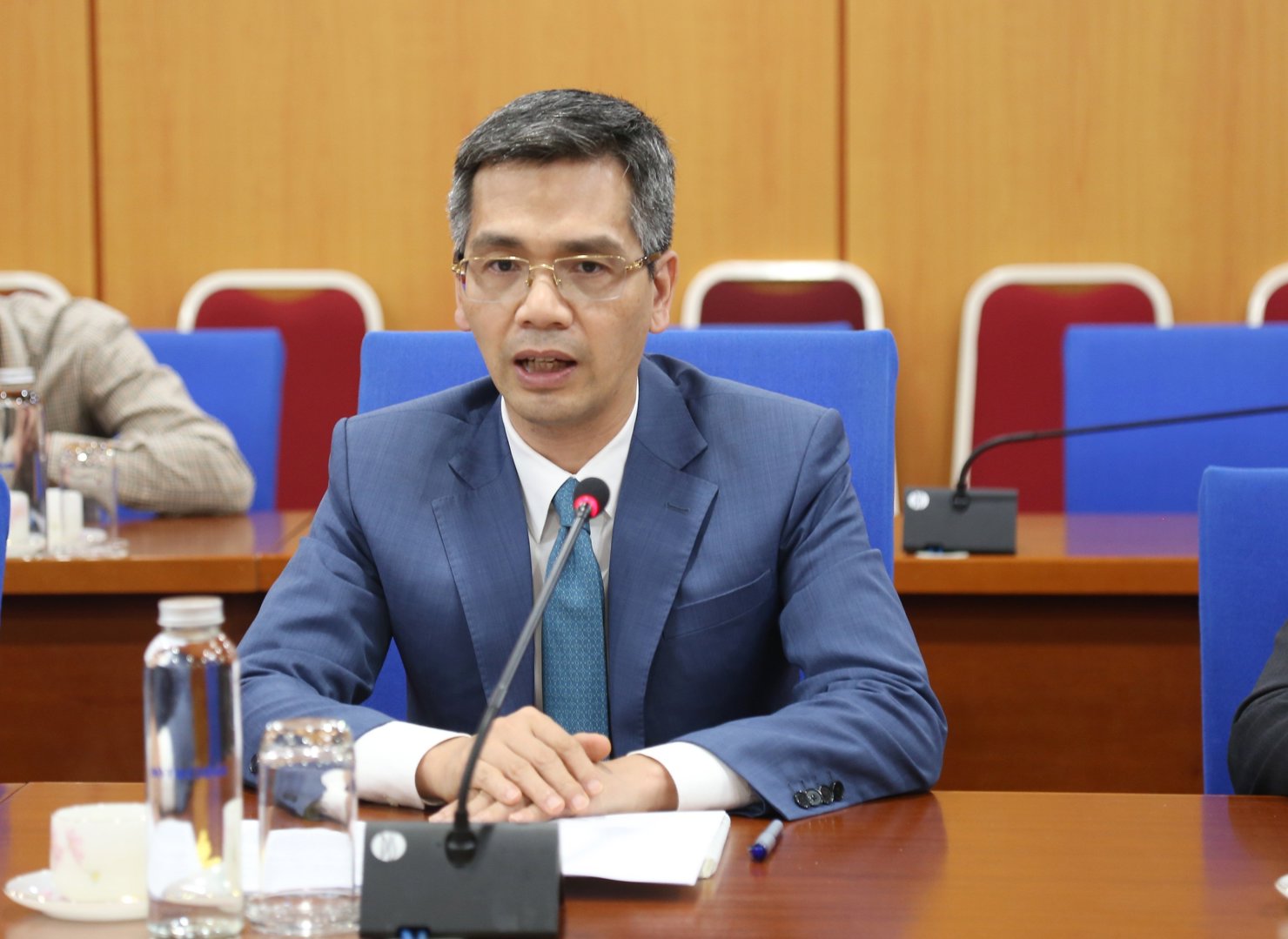 Thứ trưởng Võ Thành Hưng chủ trì cuộc làm việc.