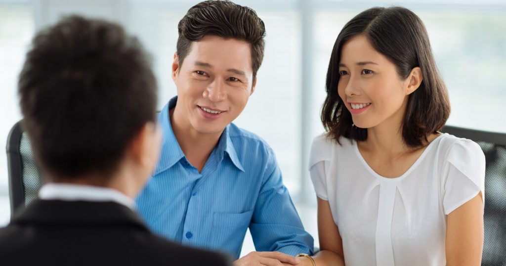 Hành vi chèo kéo khách hàng tham gia bảo hiểm nhân thọ đã vi phạm nguyên tắc “tự nguyện”.