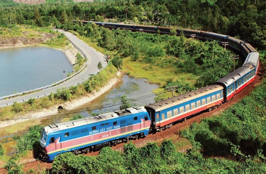 Khẩn trương rà soát, hoàn thiện tiêu chuẩn, quy chuẩn và quy định về việc kiểm tra chất lượng, an toàn kỹ thuật đối với phương tiện giao thông đường sắt.