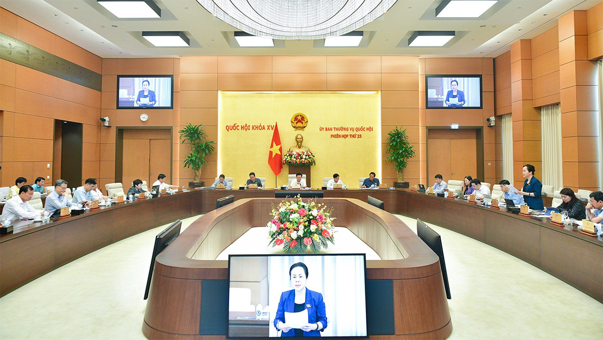 Quang cảnh Phiên họp.