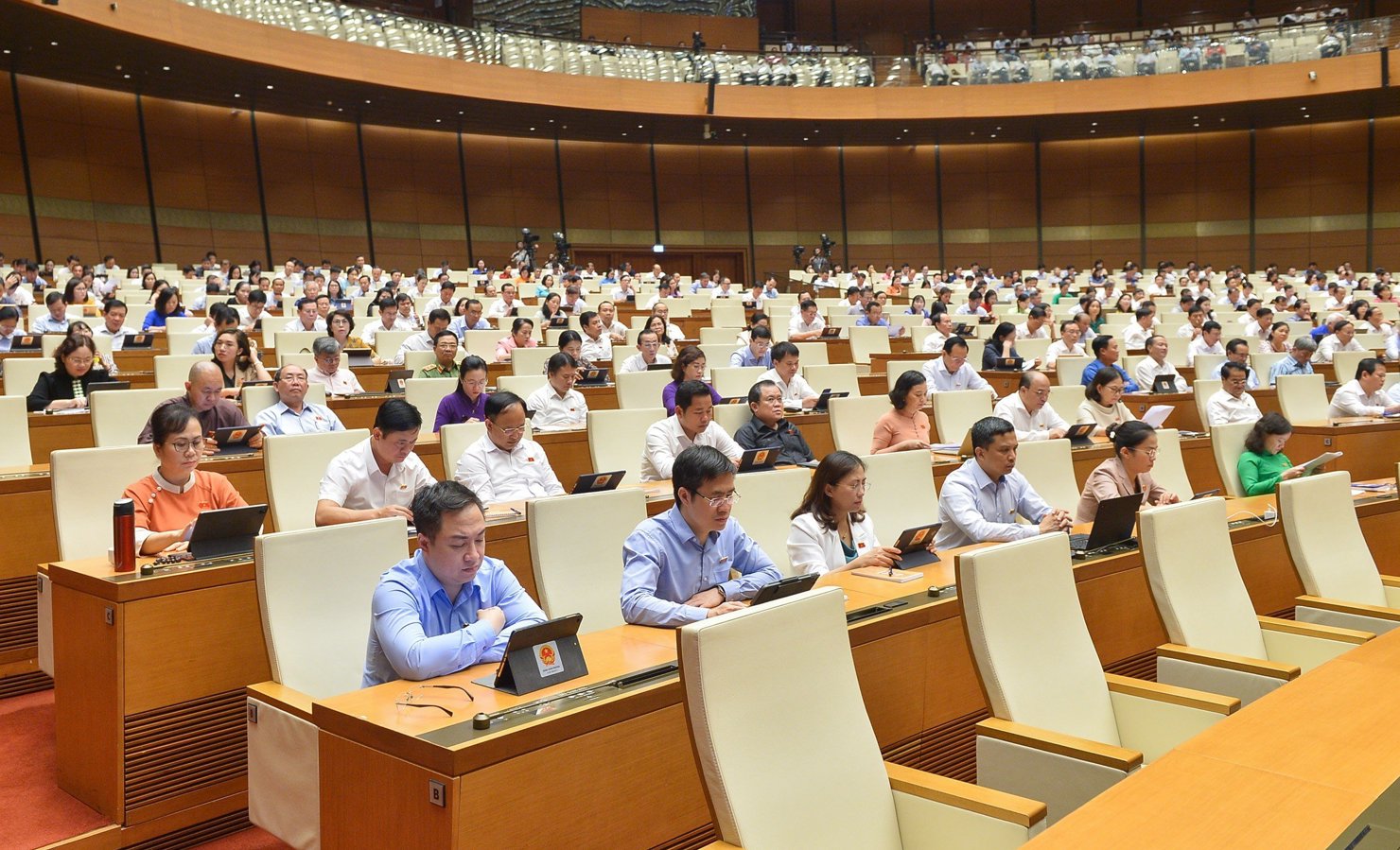 Việc đẩy nhanh tiến độ, tháo gỡ vướng mắc trong công tác giải ngân vốn đầu tư công nhận được sự quan tâm của nhiều Đại biểu Quốc hội.