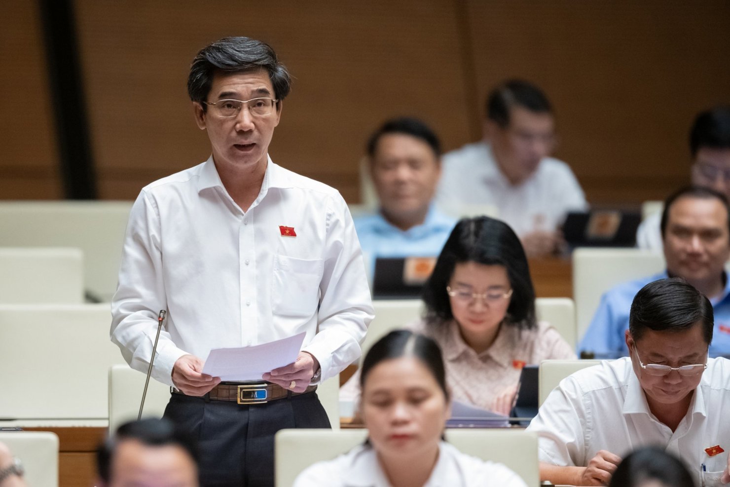 Đại biểu Trần Chí Cường - Đoàn đại biểu Quốc hội TP. Đà Nẵng phát biểu thảo luận tại phiên họp.