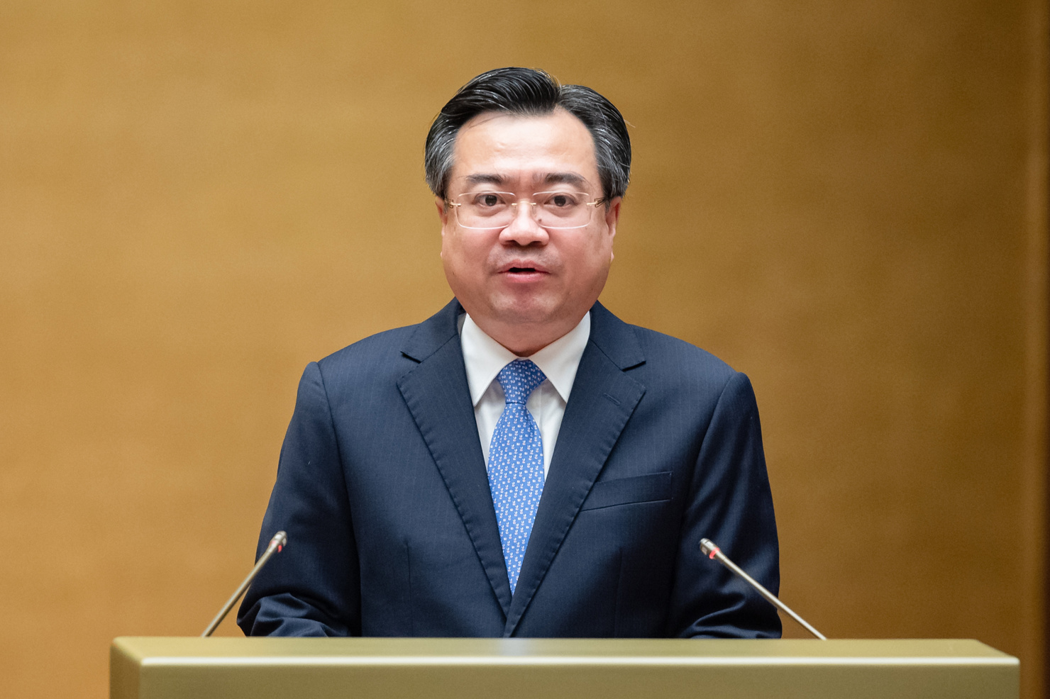 Bộ trưởng Bộ Xây dựng Nguyễn Thanh Nghị  trình bày Tờ trình về Dự án Luật Kinh doanh bất động sản (sửa đổi).