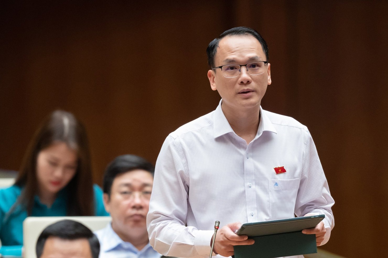 Đại biểu Lưu Bá Mạc - Đoàn đại biểu Quốc hội tỉnh Lạng Sơn nêu ý kiến tại phiên thảo luận chiều 23/6/2023.