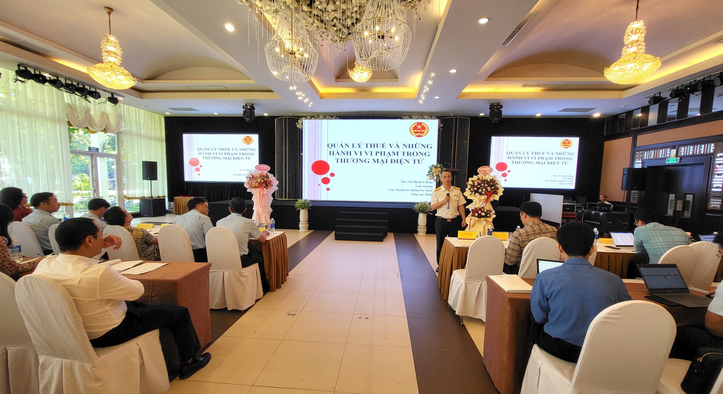 Toàn cảnh hội nghị.